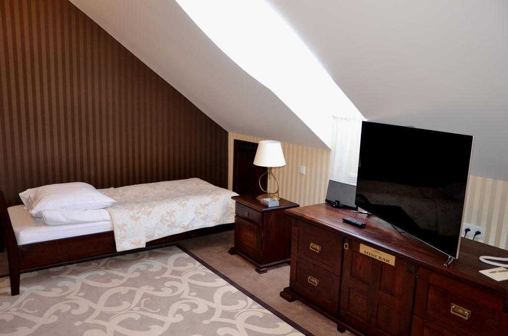 Hotel Nowodworski Legnica Room photo