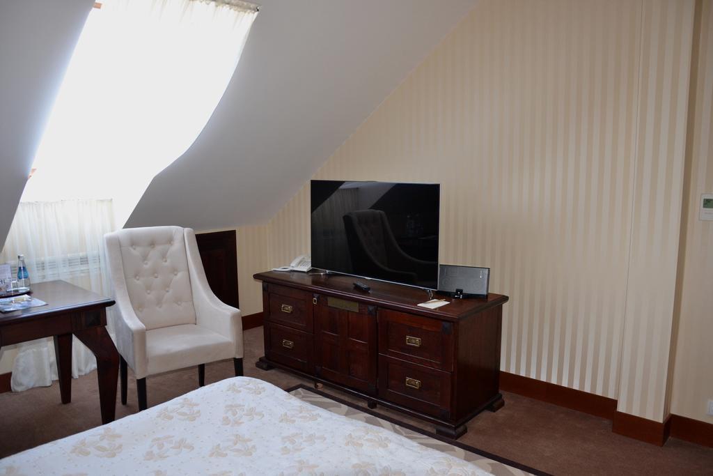 Hotel Nowodworski Legnica Room photo